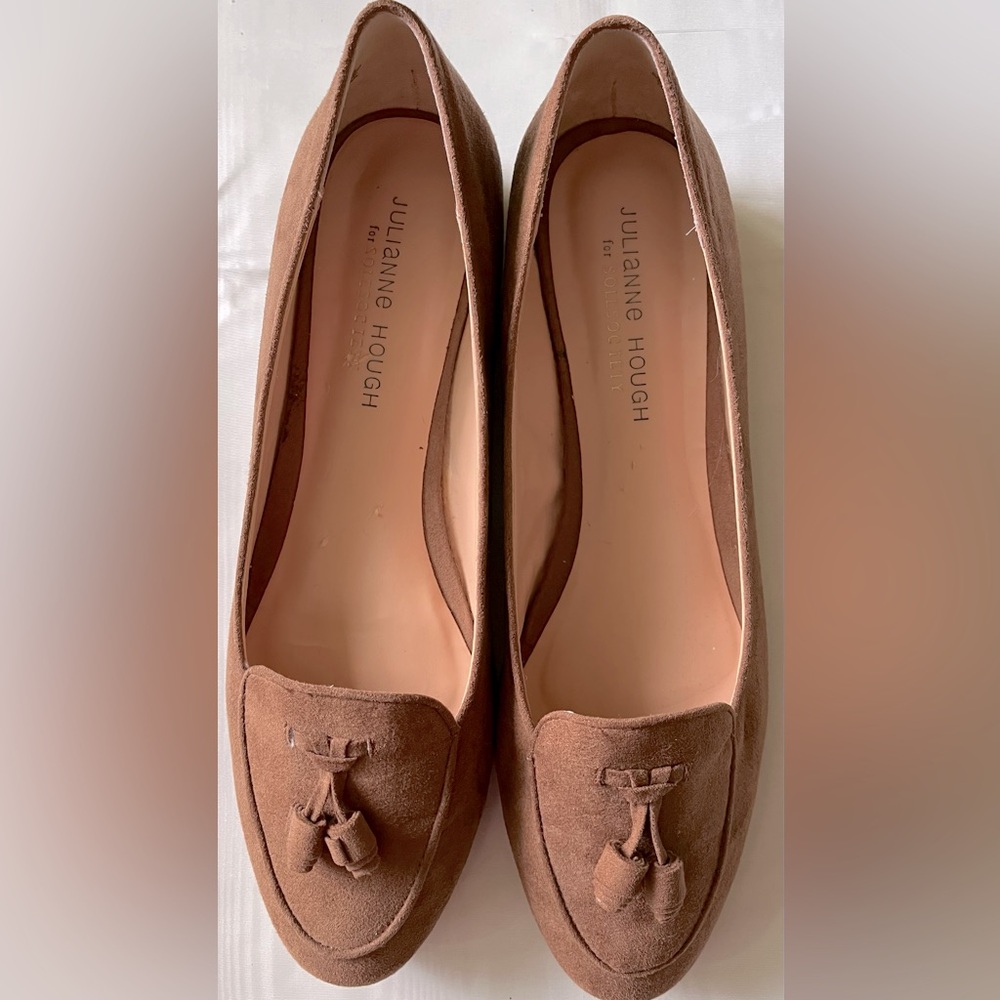 Julianne Hough Tan Suede Flats 8.5